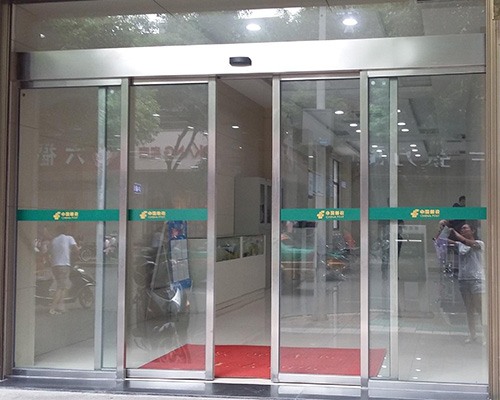 玻璃感應門