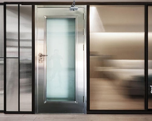 玻璃隔熱防火門