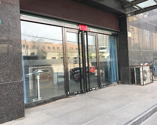 玻璃地簧門(mén)